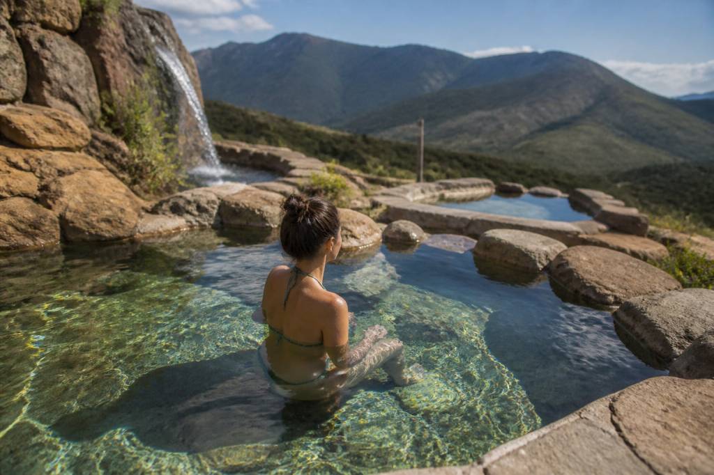 Bains thermaux en Corse : où profiter des sources chaudes de l’île