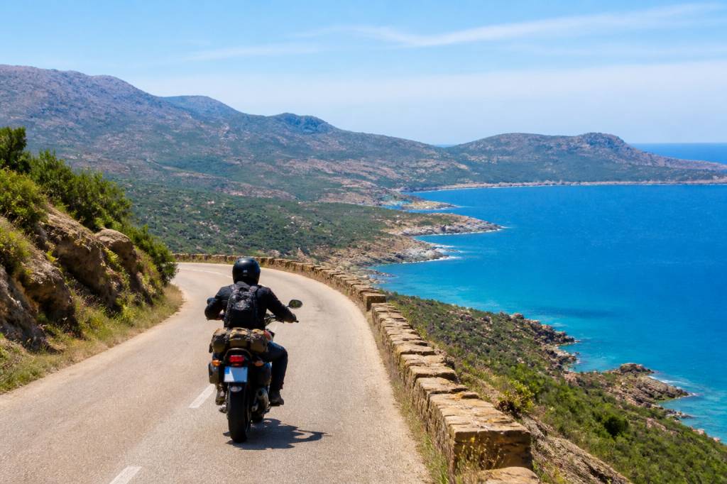 Corse moto : les plus belles routes à parcourir sur l’île de beauté