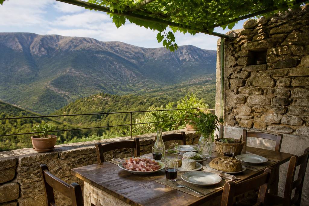Corse ferme auberge : où manger et séjourner au cœur de l’île