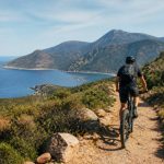 Corse en vtt : itinéraires, paysages et conseils pour explorer l’île à vélo