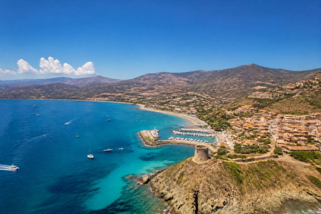 Carte détaillé de Corse : villages, plages et activités à découvrir