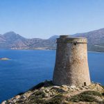 Tour génoise en Corse : histoire, rôle et sites à découvrir