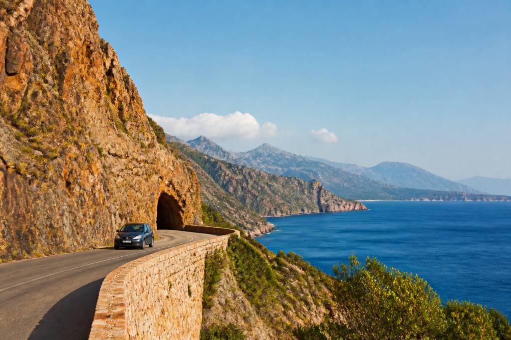 Tour de la Corse en voiture : itinéraire complet et conseils pratiques