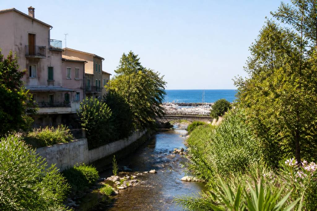 Sari solenzara en Corse : guide du village et de ses environs