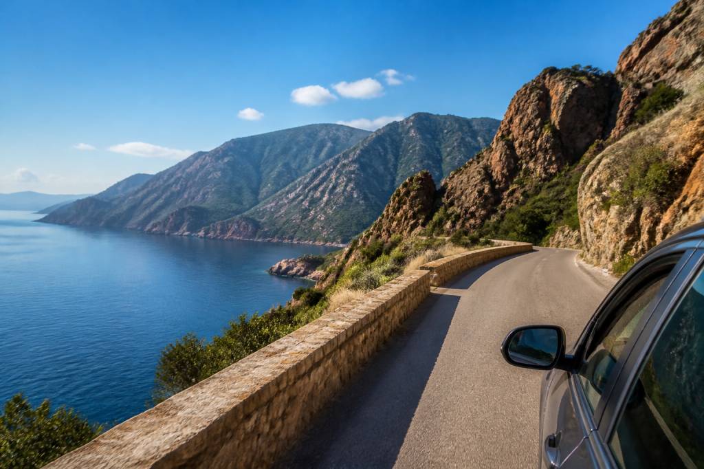 Comment se déplacer en Corse : les meilleures options pour explorer l’île