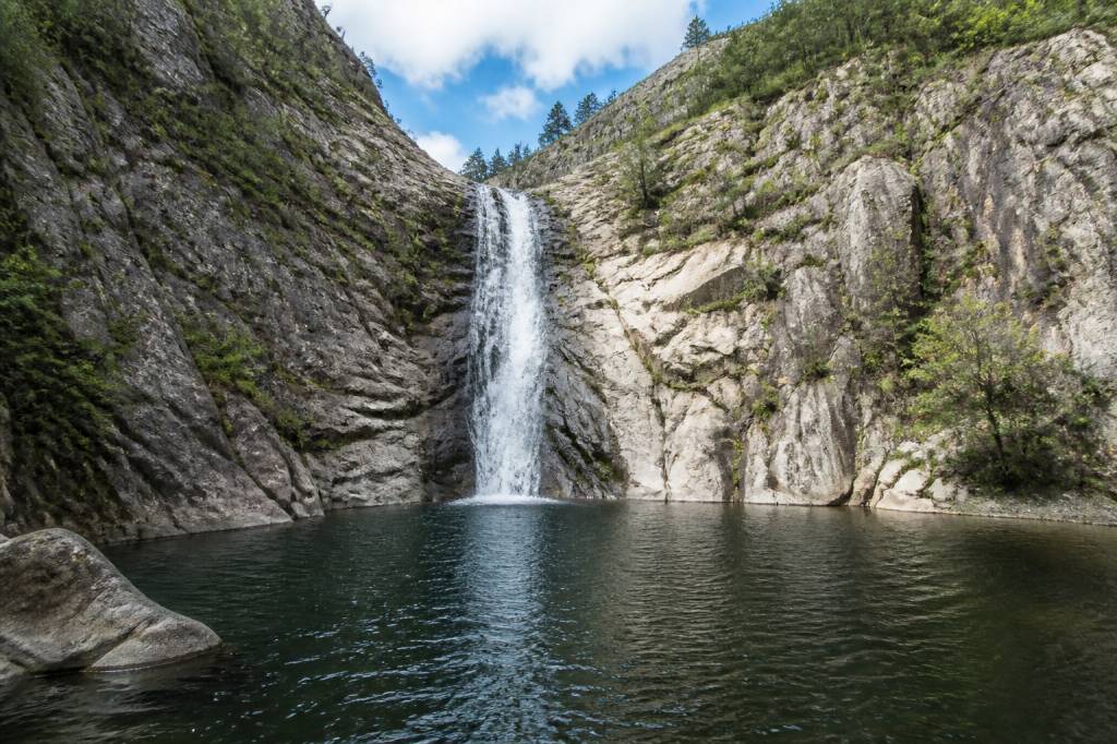 Cascade de radule : itinéraire, accès et conseils pour une randonnée en Corse
