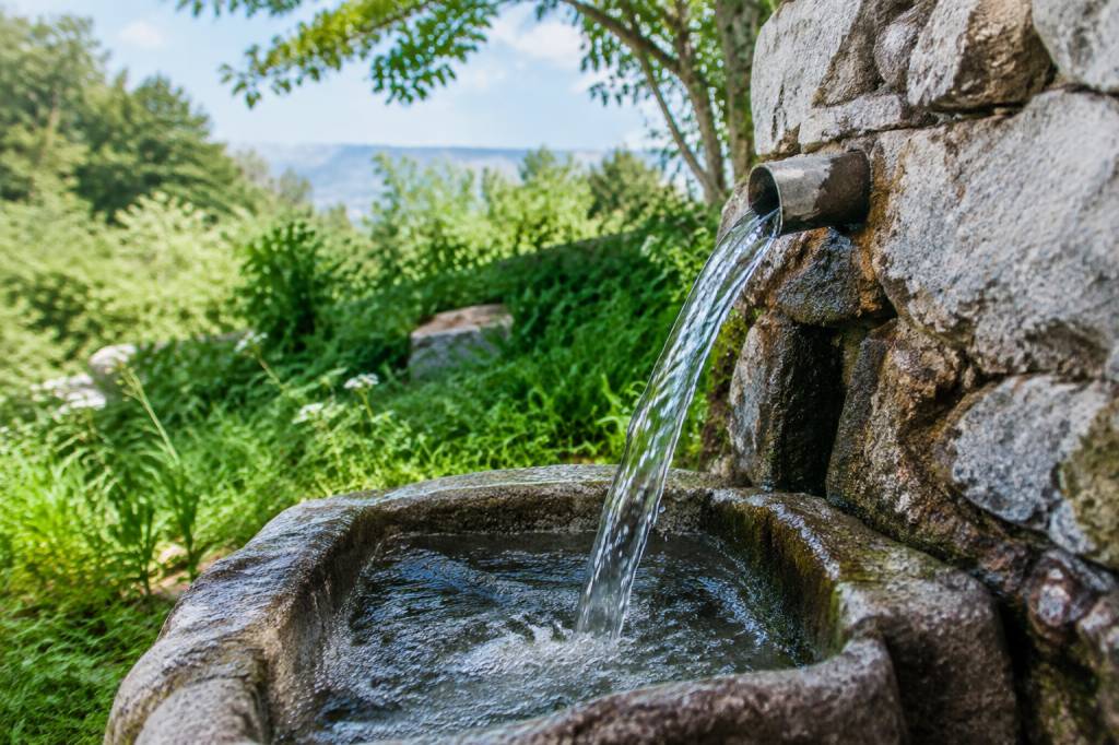 Orezza : découvrir la source et l’eau minérale de Castagniccia